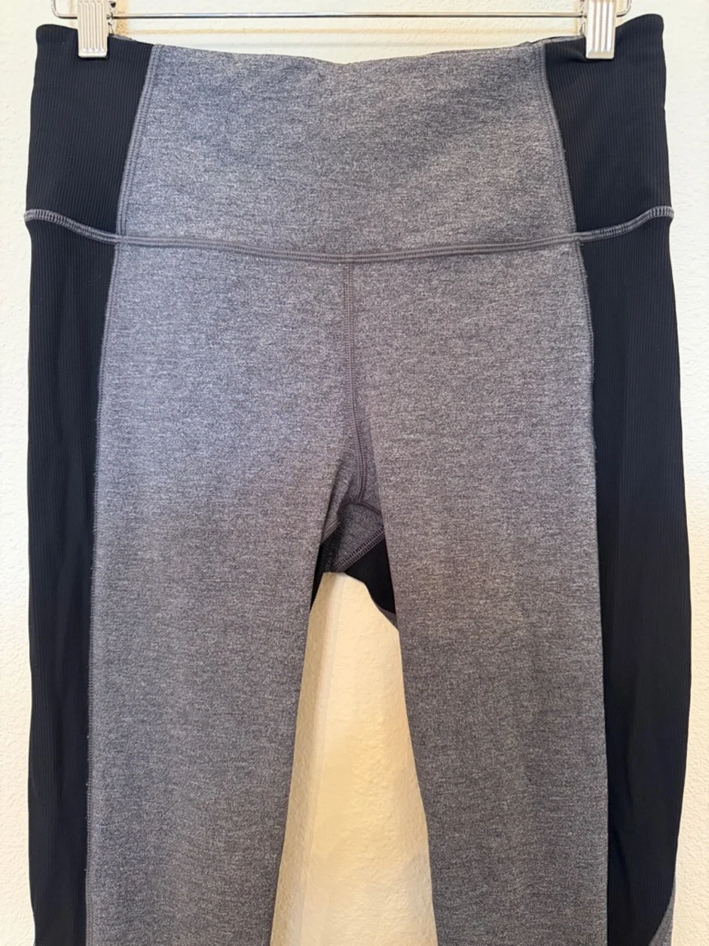 Lululemon Athletic Leggings in Charcoal and Black Size 10